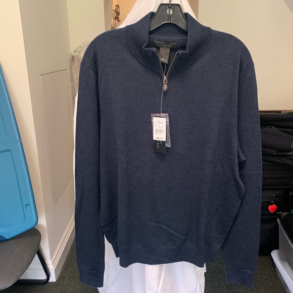 Bloomingdales Men’s 1/4 zip wool sweater. - Picture 3 of 6